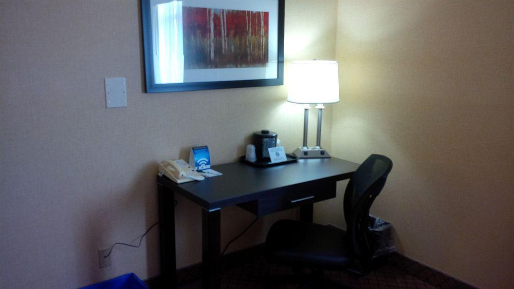 Holiday Inn Express Hamilton-Stoney Creek Exteriör bild